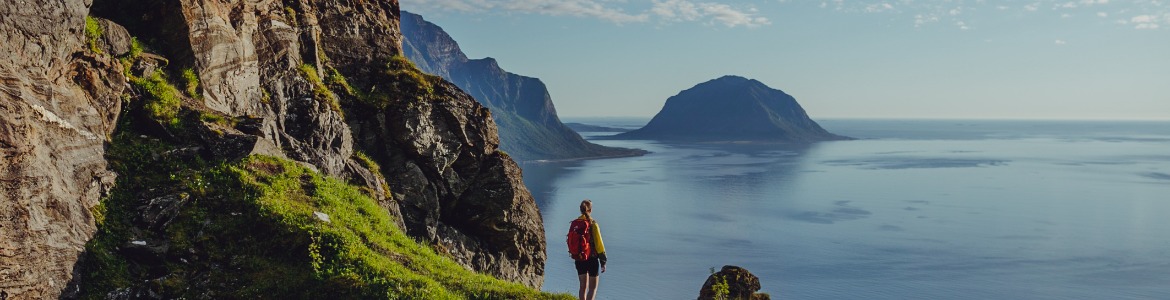 Dame på fjelltur i Gildeskål kommune