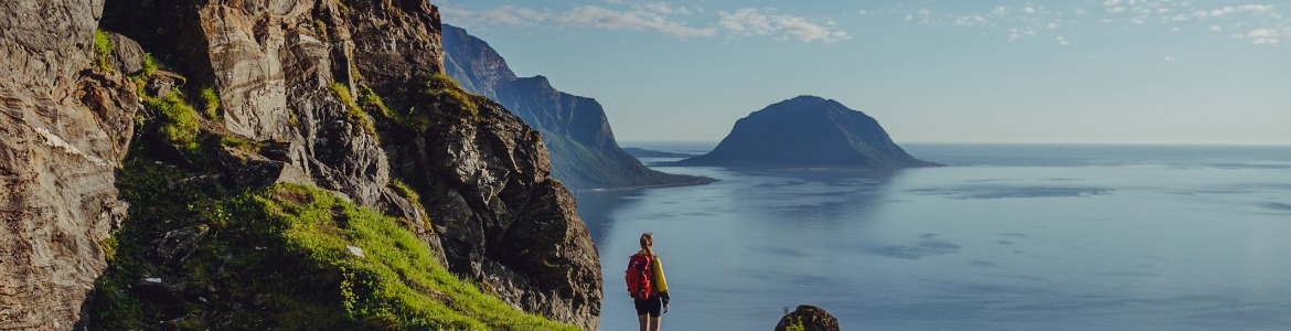 Dame på fjelltur i Gildeskål kommune