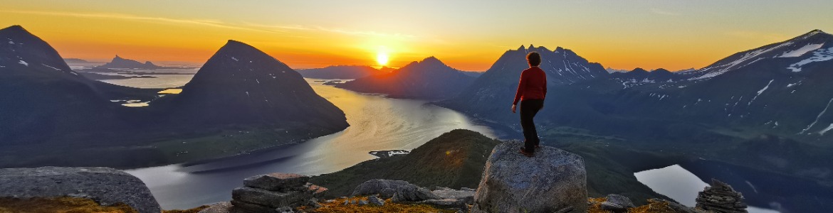 Et menneske på en fjelltopp